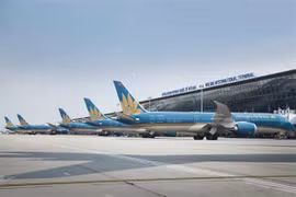 Muốn 'cứu' Vietnam Airlines, Bộ GTVT nguy cơ phạm luật