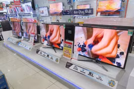 Ham giảm giá 50% khi mua tivi trưng bày, phải trả lại sau 2 tháng, đền bù 2 triệu