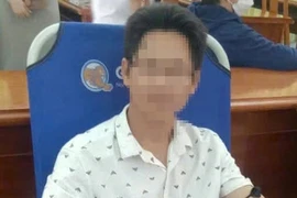 Hiệu trưởng nói gì khi gửi nhầm ảnh “nóng” vào nhóm chung? 