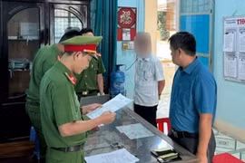 Bắt giám đốc văn phòng đất đai huyện ở Kon Tum cùng thuộc cấp