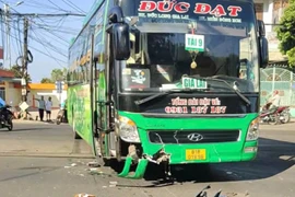 Gia Lai: Xe khách Đức Đạt tông người phụ nữ đi xe máy tử vong