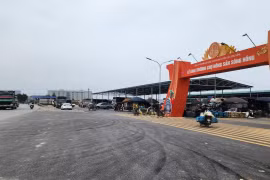 Hưng Yên: Chưa cấp phép, chợ nông sản Sông Hồng ngang nhiên hoạt động