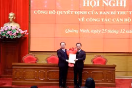 Chuẩn y chức vụ Chủ tịch UBND tỉnh Quảng Ninh