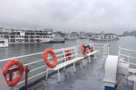 Sau phản ánh, tuyến phà Tuần Châu - Gia Luận đã thay phao cứu sinh mới