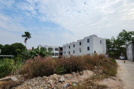 Loạt nhà liền kề xây dựng không phép ở Quảng Ninh