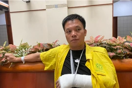 Vụ cháy chung cư mini: Bố ôm con 27 tháng tuổi nhảy từ tầng 3 