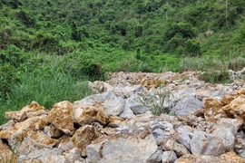 Lạng Sơn: Dự án xử lý điểm đen trên QL4A đổ đá không đúng vị trí