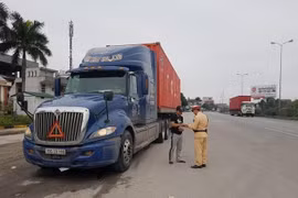 Hôm nay bắt đầu tổng kiểm soát xe khách và container trên toàn quốc