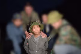 Toàn cảnh truy bắt kẻ ném đá xe du lịch trên đỉnh núi Phia Oắc