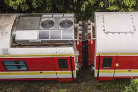 Vì sao 13 toa tàu hạng sang nằm “đắp chiếu” ở CTCP Xe lửa Gia Lâm?