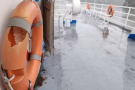 Phao cứu sinh thủng, tuyến phà Tuần Châu - Gia Luận nguy hiểm chết người