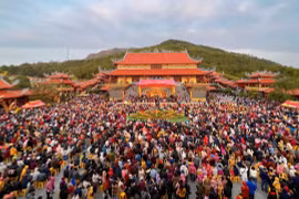 Chùa Ba Vàng báo cáo tổng sổ thu công đức thế nào?