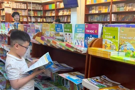 Có hay không lợi ích nhóm trong việc lựa chọn bộ sách giảng dạy?