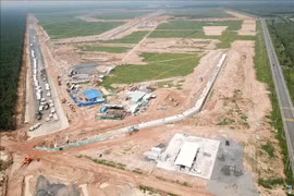 Vì sao kiến nghị lùi tiến độ hoàn thành sân bay Long Thành?