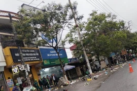 Nữ công nhân đang thu gom rác bị ô tô tông tử vong