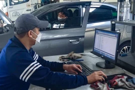 In giấy xác nhận tự động giãn chu kỳ kiểm định bằng cách nào?