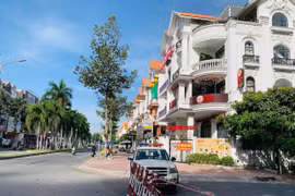 Cận cảnh hiện trường bị phong toả vụ thi thể trong vali ở khu dân cư Him Lam