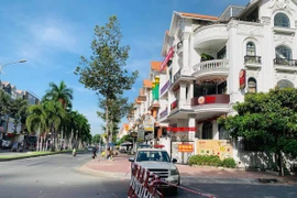 Cận cảnh hiện trường bị phong toả vụ thi thể trong vali ở khu dân cư Him Lam