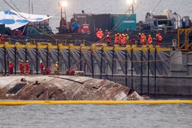 Cận cảnh phà Sewol sau 3 năm chìm sâu ở đáy biển