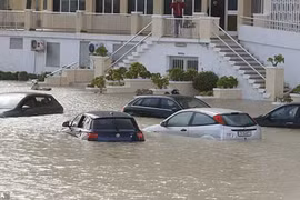 Kinh hoàng cảnh ngập lụt lịch sử ở Tây Ban Nha