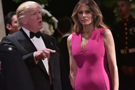 Ảnh: Giữa ồn ào lệnh cấm, TT Donald Trump dự tiệc cùng vợ