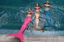 Đột nhập trường dạy làm nàng tiên cá ở Nga 