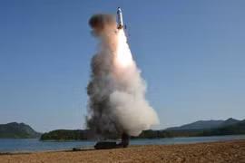 Chi tiết vụ phóng tên lửa Pukguksong-2 của Triều Tiên