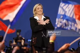 Bầu cử Tổng thống Pháp: Marine Le Pen trỗi dậy mạnh mẽ