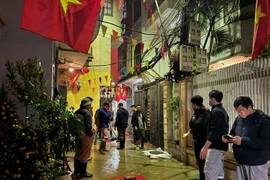 Bùn, đất sự cố metro Hà Nội tiếp tục phun tràn vào nhà dân