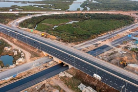 Vì sao dự án tiền tỷ nút giao Đầm Nhà Mạc chậm tiến độ?