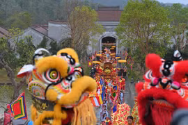 Hàng nghìn phật tử, du khách tham gia khai hội xuân Yên Tử 2025