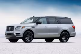 Lincoln Navigator 2022 được 'nhá hàng' trước ngày ra mắt