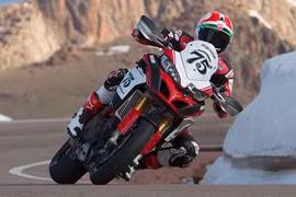 Solo ngàn dặm cùng Ducati Multistrada tới “cuộc đua trên mây“