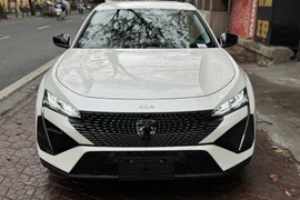 Peugeot 408 GT chạy 2.600km được hô giá 1,1 tỷ đồng
