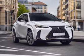Lexus UX 300e 2023 chạy điện nâng cấp, lăn bánh tới 450 km/lần sạc