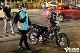 Cận cảnh xử lý loạt "quái xế" nẹt pô trên đường Võ Chí Công