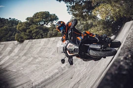 KTM 1290 Super Adventure S 2021, "xế phượt" đầy ông nghệ đỉnh cao