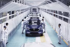 Ôtô lắp ráp trong nước được đề xuất giảm 50% lệ phí trước bạ