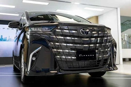 Toyota Alphard 2024 giá không dưới 4 tỷ đồng