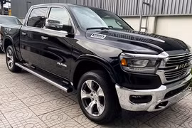 "Khủng long" RAM 1500 giá hơn 5 tỷ sắp bán chính hãng Việt Nam