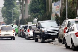 Lưu ý 14 vị trí cấm dừng đỗ ôtô dù không có biển cấm