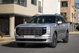 Hyundai Palisade hybrid 2025 từ 957 triệu, "ăn xăng" 6,45 lít/100 km