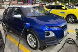 Thuê ôtô điện VinFast chơi Tết giá cả bao nhiêu?