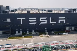 Tesla cắt bỏ thiết bị ở thước lái, hàng chục nghìn xe ảnh hưởng