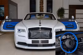 Ngắm siêu xe sang Rolls-Royce Dawn "màu độc" ở Abu Dhabi