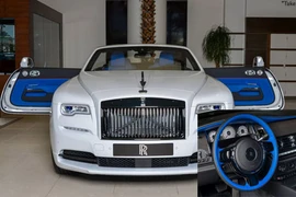 Ngắm siêu xe sang Rolls-Royce Dawn "màu độc" ở Abu Dhabi