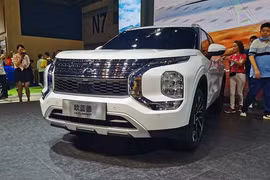 Mitsubishi Outlander 2022 vừa ra mắt "sát vách" Việt Nam có gì hay?