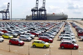 Ôtô trong nước ế ẩm, đại lý nỗ lực giảm giá