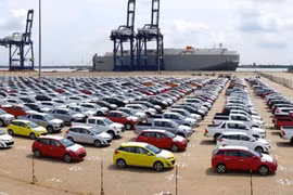 Ôtô trong nước ế ẩm, đại lý nỗ lực giảm giá