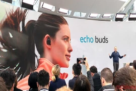 Amazon ra mắt tai nghe không dây Echo Buds chỉ 129 USD